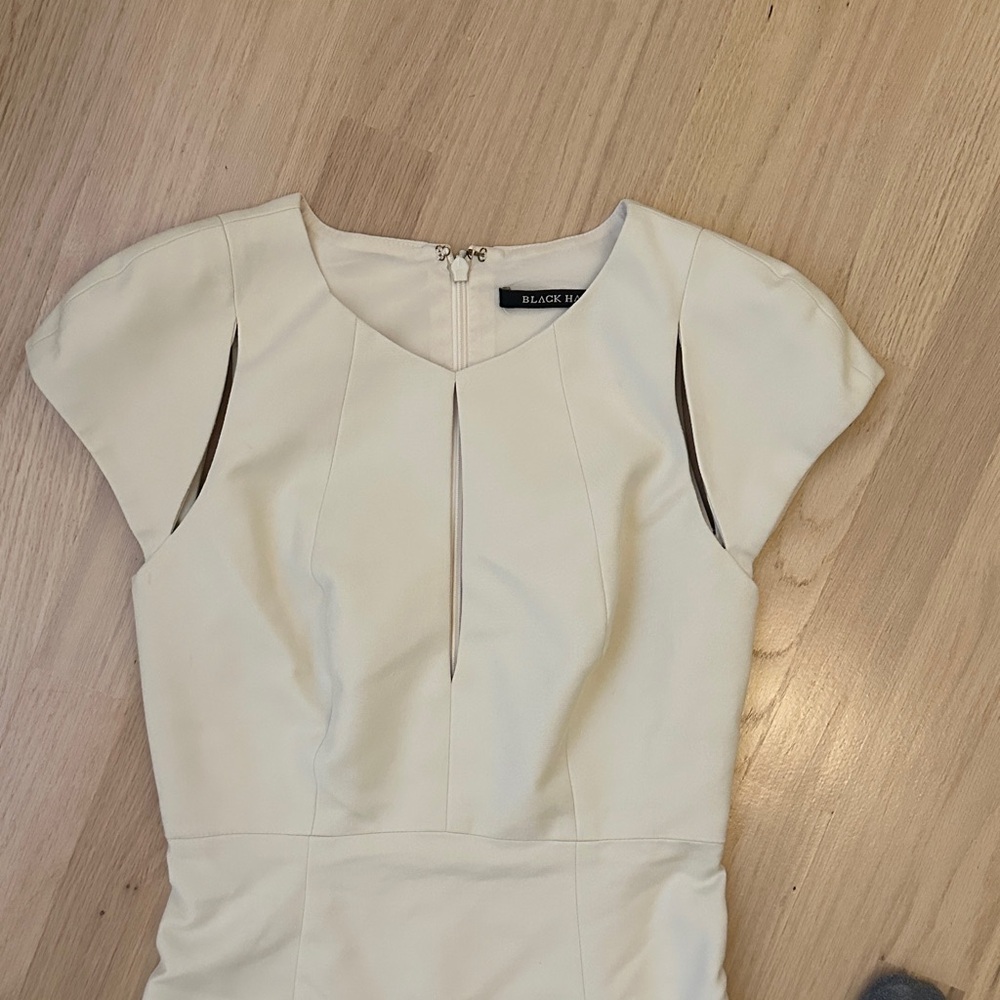 Black Halo Cream Cap Sleeve Midi Dress - Picture 2 of 7